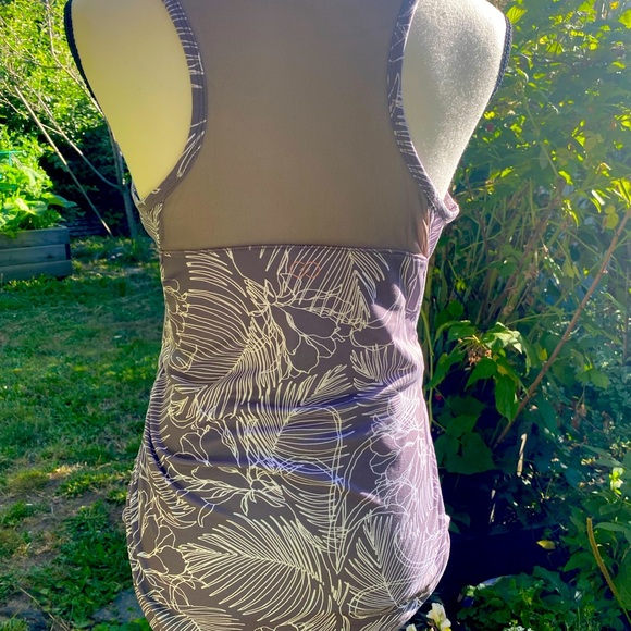 Workout tank - Picture 3 of 3